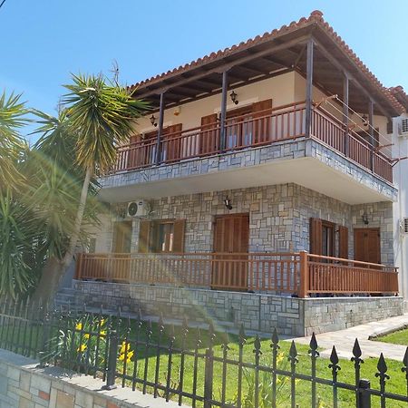 Chriselia Apartment Nea Roda Exterior foto