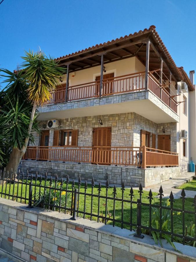 Chriselia Apartment Nea Roda Exterior foto