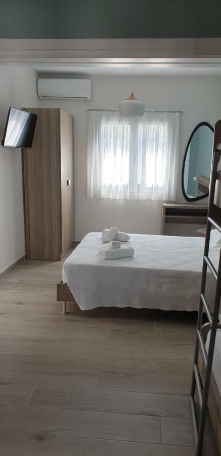 Chriselia Apartment Nea Roda Exterior foto